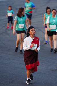 BIB: 253
                            <button type="button" onclick="openModal(10518916)" class="btn btn-primary btn-sm float-right btn-popup" data-toggle="modal" data-target=".modal-high-quality">
                        <i class="fas fa-shopping-cart"></i> Add to Cart
                    </button>
                                            <button type="button" onclick="isThisMe(10518916, true)" class="btn btn-success btn-sm float-right btn-popup btn-isme hidden" data-toggle="tooltip" data-placement="bottom" title="นี่คือรูปของคุณใช่ไหม คลิกที่นี่เพื่อเอาเข้าอัลบั้ม">
                        <i class="fas fa-plus"></i> Add to album
                    </button>
                    <button type="button" onclick="isThisMe(10518916, false)" class="btn btn-warning btn-sm float-right btn-popup btn-isnotme hidden">
                        <i class="fas fa-ban"></i> Remove from album
                    </button>